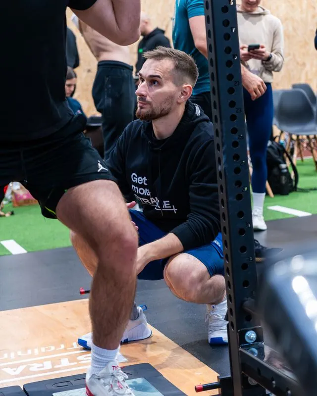 Radek Rosa koriguje provedení cviku